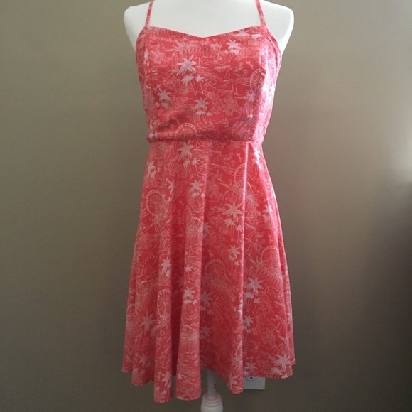 Old Navy Dresses & Skirts - Old Navy fit and flare dress